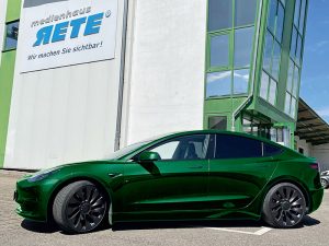 Folierung Bekleben Tesla Folierung